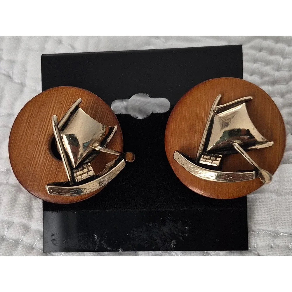 Vintage Swank Cufflinks Wood Gold Sailboat Nautical Boat Mid Century Jewelry